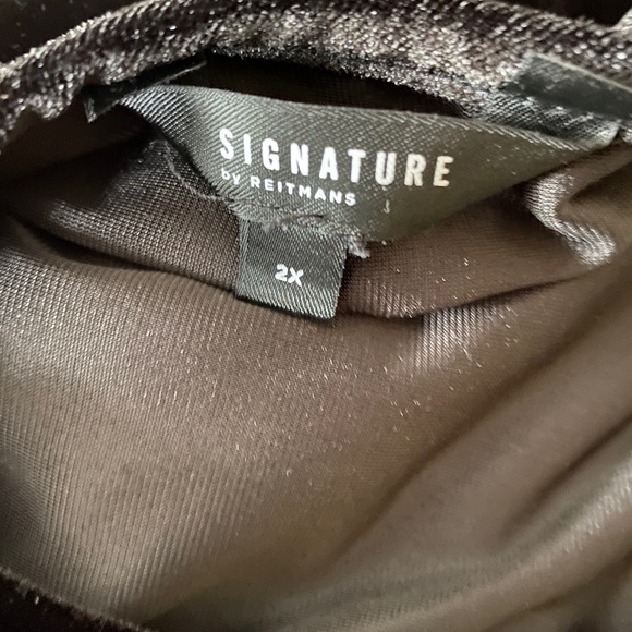 Reitmans Signature Velvet Skater Dress - Picture 5 of 6